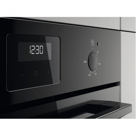 Zanussi ZOHIQ3K2 SteamBake Εντοιχιζόμενος Φούρνος Μαύρος